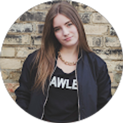 Profile photo of Chloe Brinkert