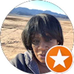 Profile photo of Carolyn Flores