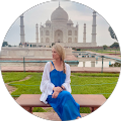 Profile photo of Holly Hutton