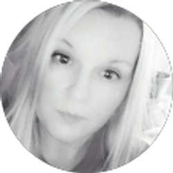 Profile photo of Shelly Knight