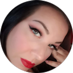 Profile photo of Holly Dolly