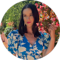 Profile photo of Alexandra Arrieta