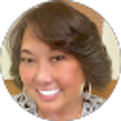 Profile photo of Lisa K. Cox lilacsandlaughter