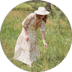 Profile photo of Ellie Russell