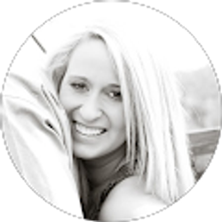 Profile photo of Courtney Ehase