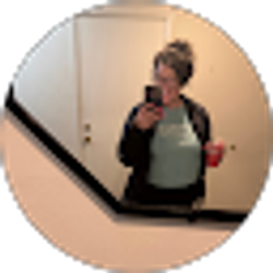 Profile photo of Kayla Kneifel