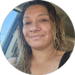 Profile photo of Amelia Robledo