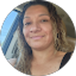 Profile photo of Amelia Robledo