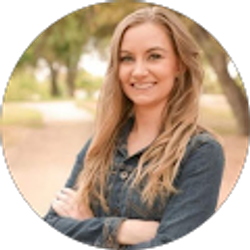 Profile photo of Stephani Robertson