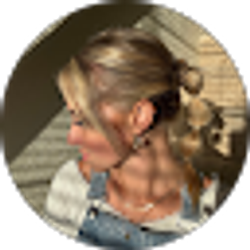 Profile photo of Jessi Smith