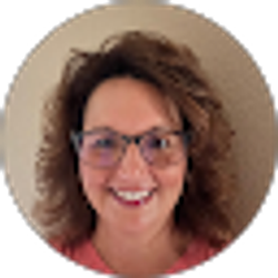 Profile photo of Amy Binsfeld