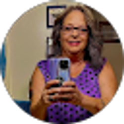 Profile photo of Mia Carpenter