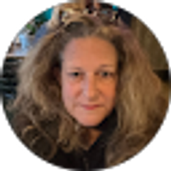 Profile photo of Phoebe Summers