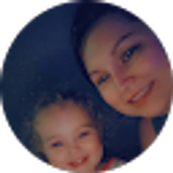Profile photo of Nikki Aamold