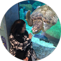 Profile photo of Lindsey Hood