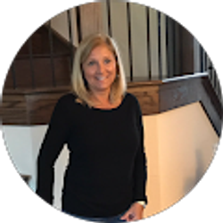 Profile photo of Lynn Civali