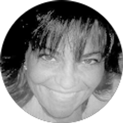 Profile photo of Lisa Jo