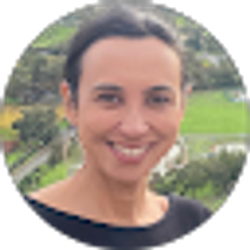 Profile photo of Gláucia Jones