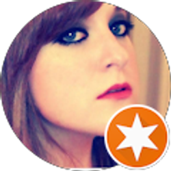 Profile photo of Holly Landan