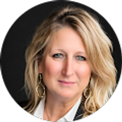 Profile photo of Kelly Bauch