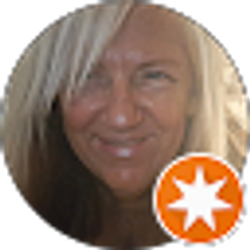 Profile photo of Renee Queen