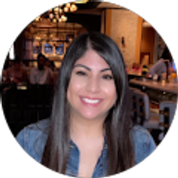 Profile photo of Lauren Bowlden