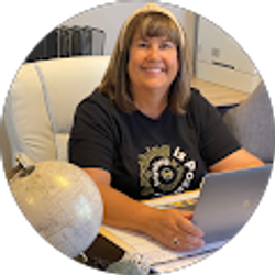 Profile photo of Roxann Amundson