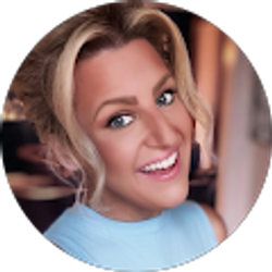 Profile photo of Lyndsey Kane