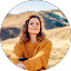 Profile photo of Caroline Hanlet