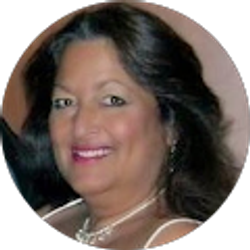 Profile photo of Shari Bender