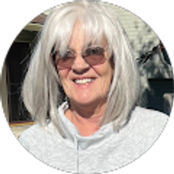 Profile photo of Suzanne Sinclair