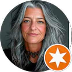 Profile photo of Danielle Wise