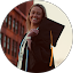 Profile photo of Lauren Arenz