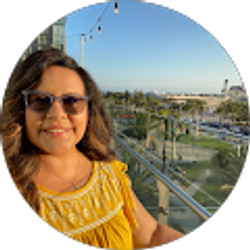 Profile photo of Carrie Quiza