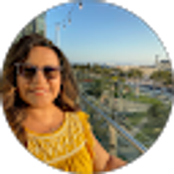 Profile photo of Carrie Quiza