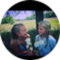 Profile photo of Ava Phlipot