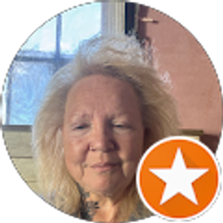 Profile photo of Lisa Lutz