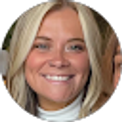 Profile photo of Kaitlyn Leonard