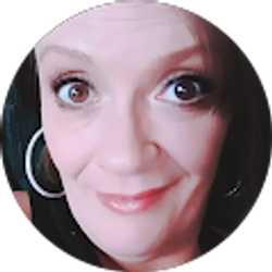 Profile photo of April Arnold