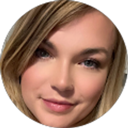 Profile photo of Holly Willow