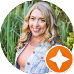 Profile photo of Tracy Thayer