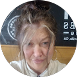 Profile photo of Kelly Zaine