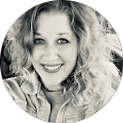 Profile photo of Ashley Pope