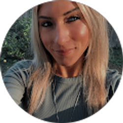 Profile photo of Julia DeFurio