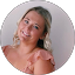 Profile photo of Kelly Stratton