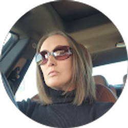 Profile photo of Crystal Robertson