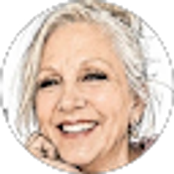 Profile photo of Shelley Hunt