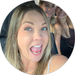 Profile photo of Amanda Plamondon