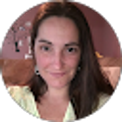 Profile photo of Laura Johns