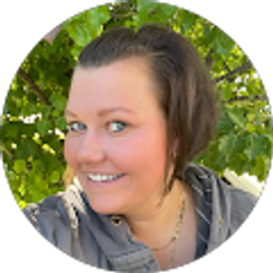 Profile photo of Ashley Loken